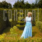 11-06-2004 Mary Borsato at home in Stompetoren, by order of Beaumonde Magazine.

[keywords]Posed, Full Length, Garden[/keywords]